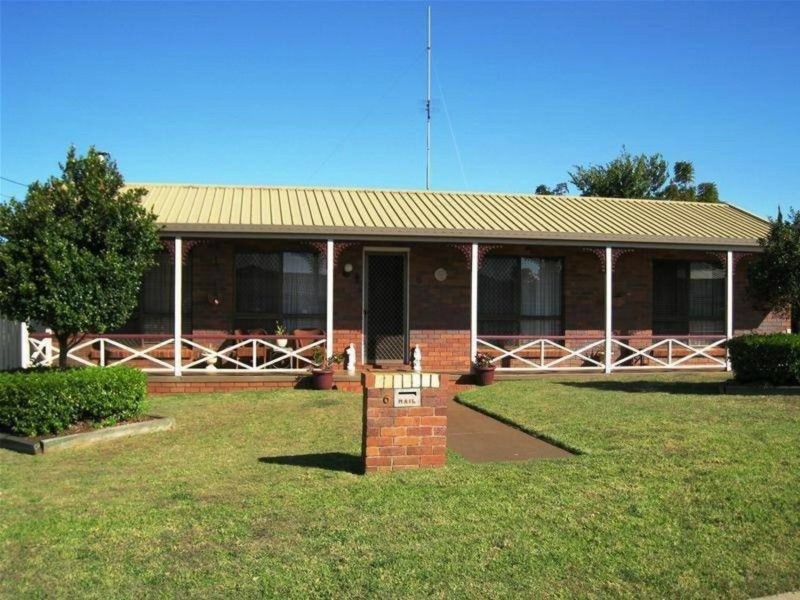 6 McQuade Court, Kearneys Spring QLD 4350