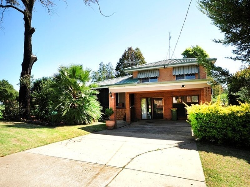 9 Kirklees Street, Newtown QLD 4350