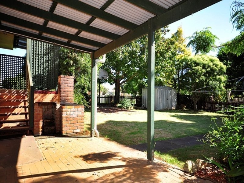 9 Kirklees Street, Newtown QLD 4350