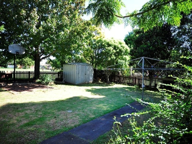 9 Kirklees Street, Newtown QLD 4350