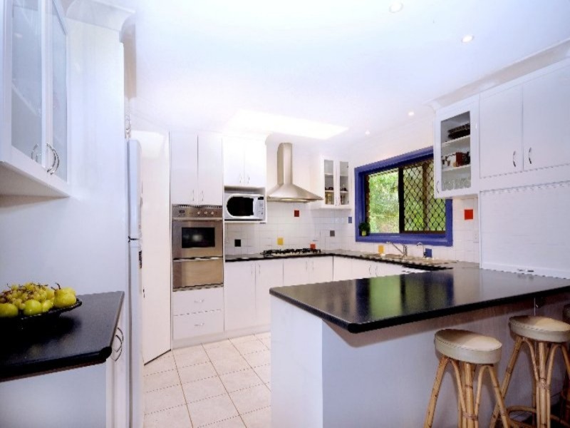 8 Niddrie Drive, Middle Ridge QLD 4350