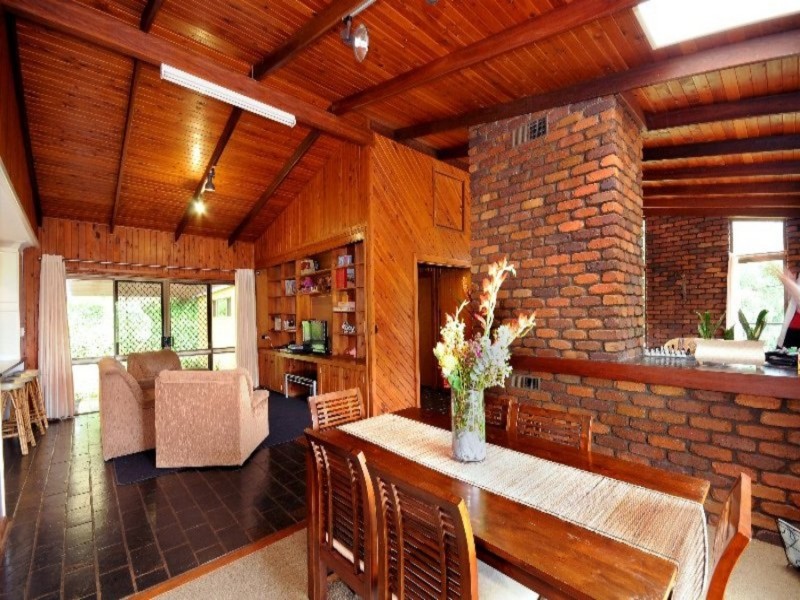 8 Niddrie Drive, Middle Ridge QLD 4350