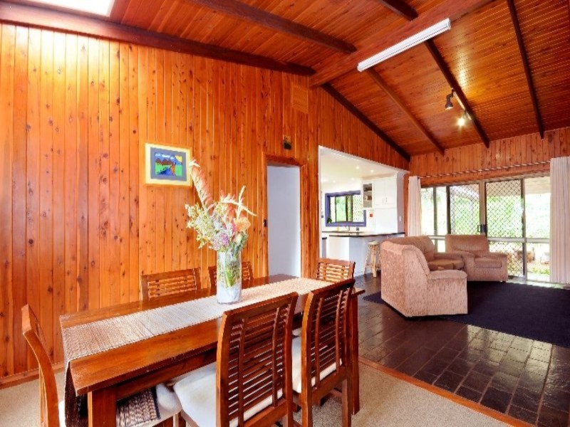 8 Niddrie Drive, Middle Ridge QLD 4350