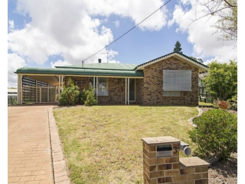 3 Giltrow Court, Darling Heights QLD 4350