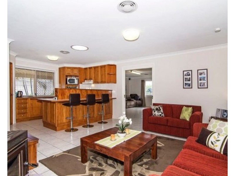 15 Swartz Street, Kearneys Spring QLD 4350