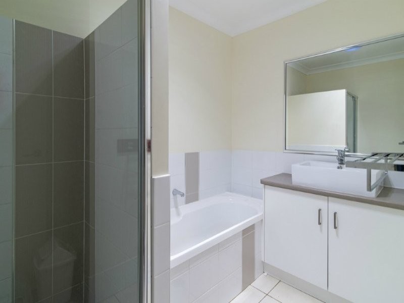 1/233 Nelson Street, Kearneys Spring QLD 4350