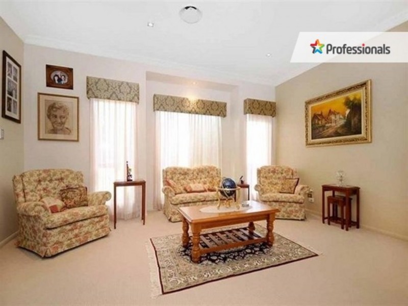 20 Barton Street, Middle Ridge QLD 4350