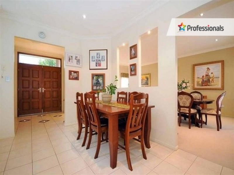 20 Barton Street, Middle Ridge QLD 4350