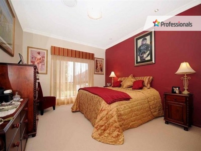 20 Barton Street, Middle Ridge QLD 4350