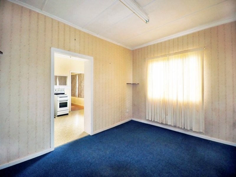 25 Matthews Street, Harristown QLD 4350