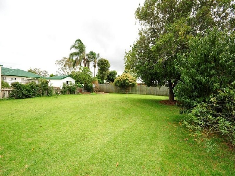 25 Matthews Street, Harristown QLD 4350
