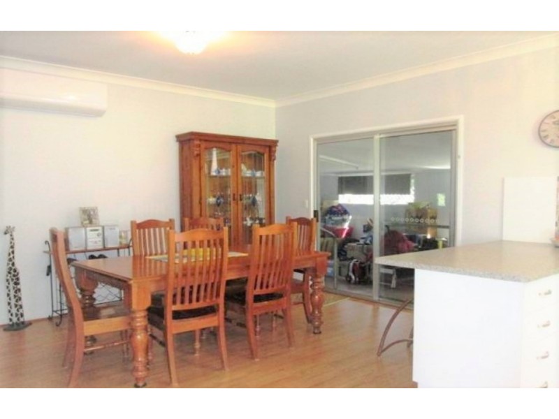 26 Geoffrey Street, Mount Lofty QLD 4350