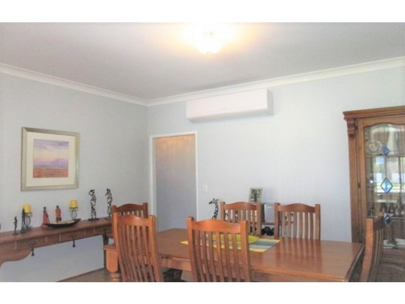 26 Geoffrey Street, Mount Lofty QLD 4350