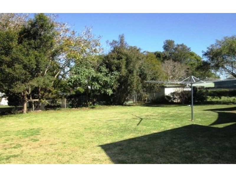 26 Geoffrey Street, Mount Lofty QLD 4350