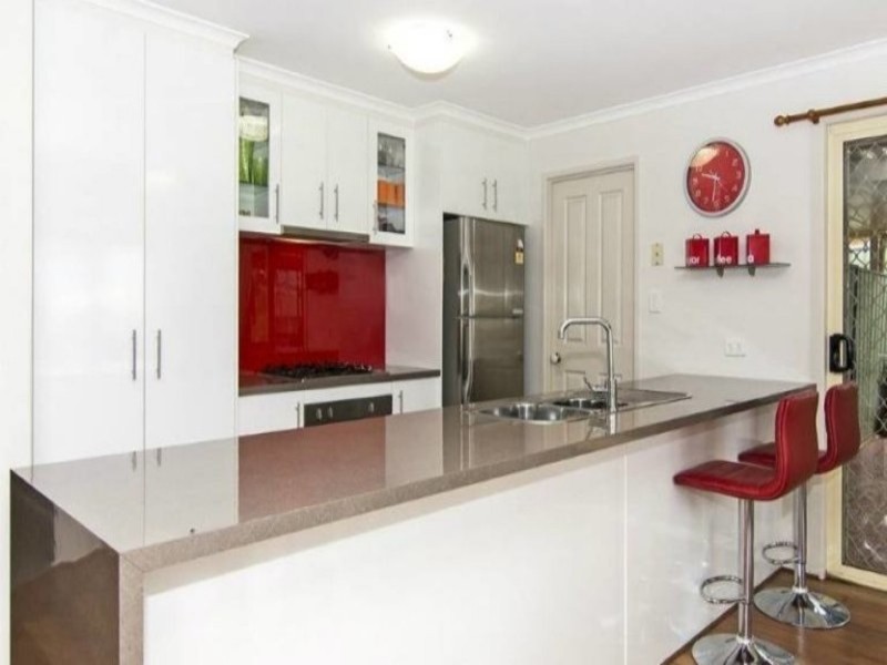 8 Satinwood Court, Glenvale QLD 4350