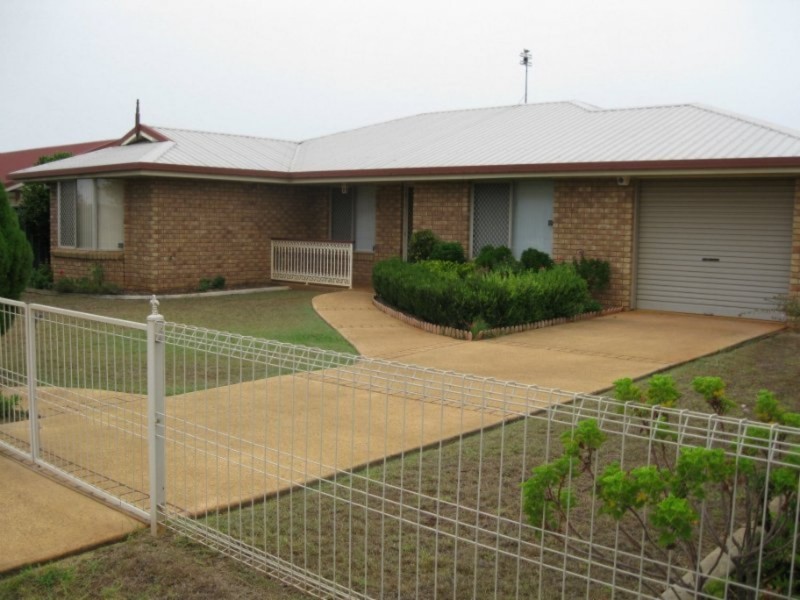 108 Kearney Street, Kearneys Spring QLD 4350