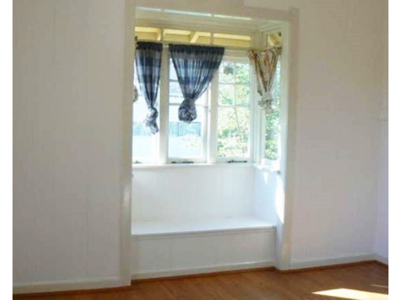 75 West Street, Newtown QLD 4350