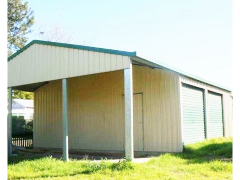 75 West Street, Newtown QLD 4350