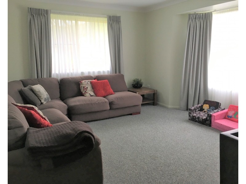 6 Andrews Court, Hodgson Vale QLD 4352