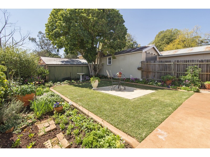 9a Chamberlain Street, North Toowoomba QLD 4350