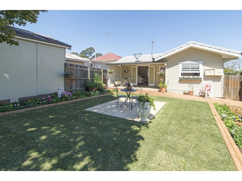 9a Chamberlain Street, North Toowoomba QLD 4350