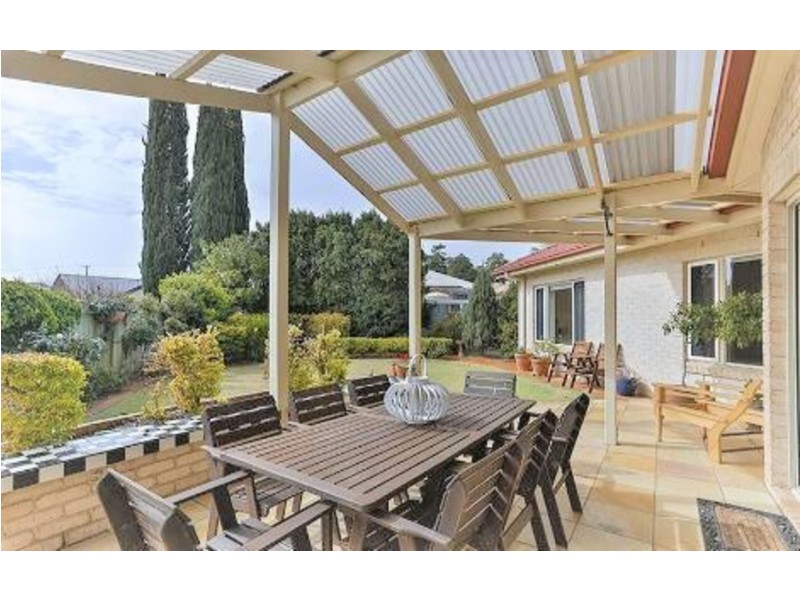 8 Poppy  Court, Middle Ridge QLD 4350