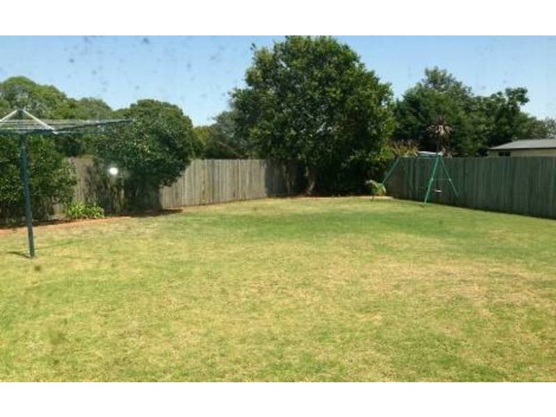 17 Wood Drive, Middle Ridge QLD 4350