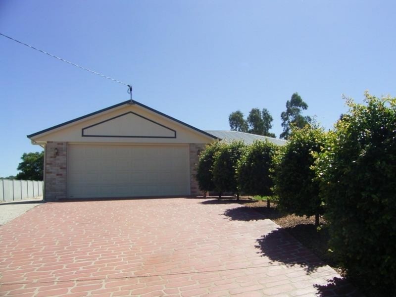 14 Russell Court, Wyreema QLD 4352