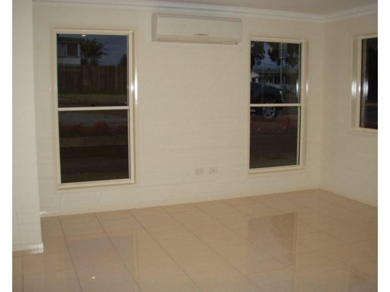 2/29 Helen Street, Newtown QLD 4350