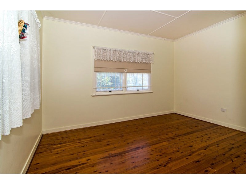 8 Jonathan  Street, Rockville QLD 4350