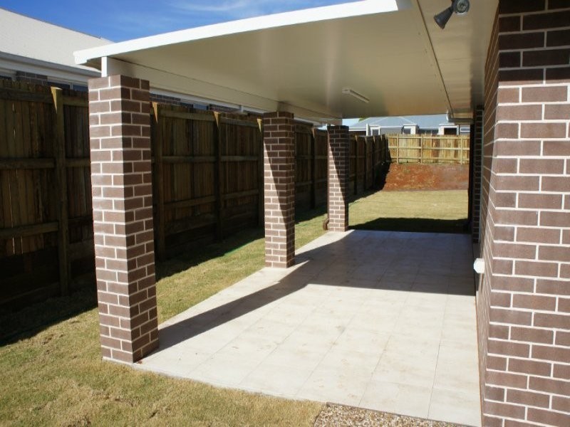14 Sportsman Drive, Highfields QLD 4352