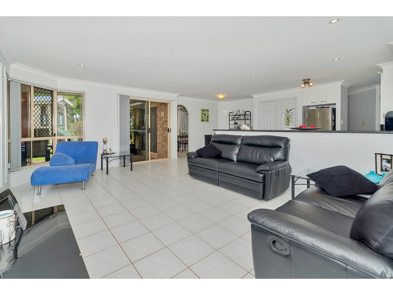 25 Malt Court, Kearneys Spring QLD 4350