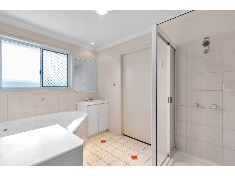 10 Evergreen Court, Glenvale QLD 4350