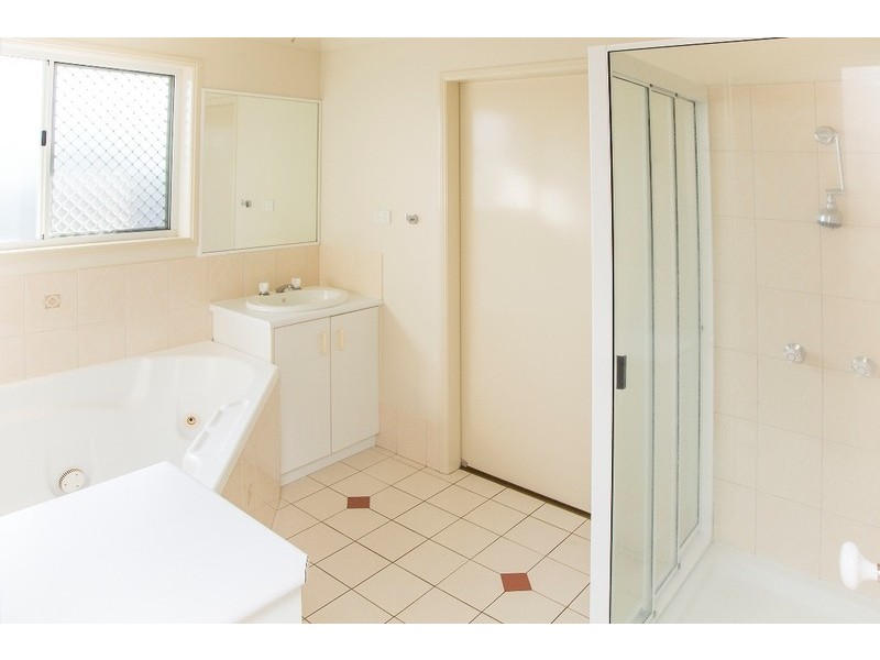 10 Evergreen Court, Glenvale QLD 4350