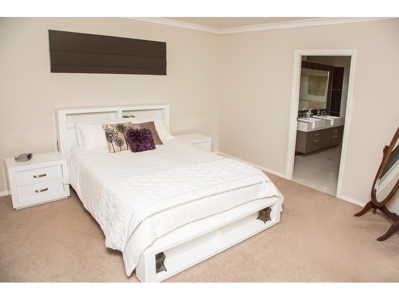 261a Geddes Street, Centenary Heights QLD 4350