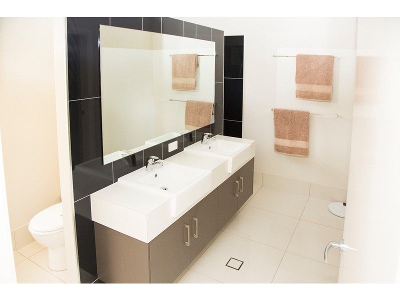 261a Geddes Street, Centenary Heights QLD 4350