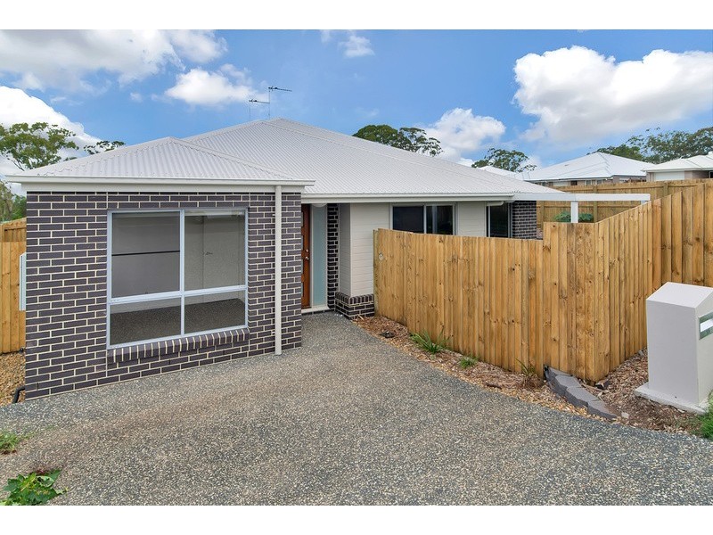 1/5 Adelaide Street, Cranley QLD 4350