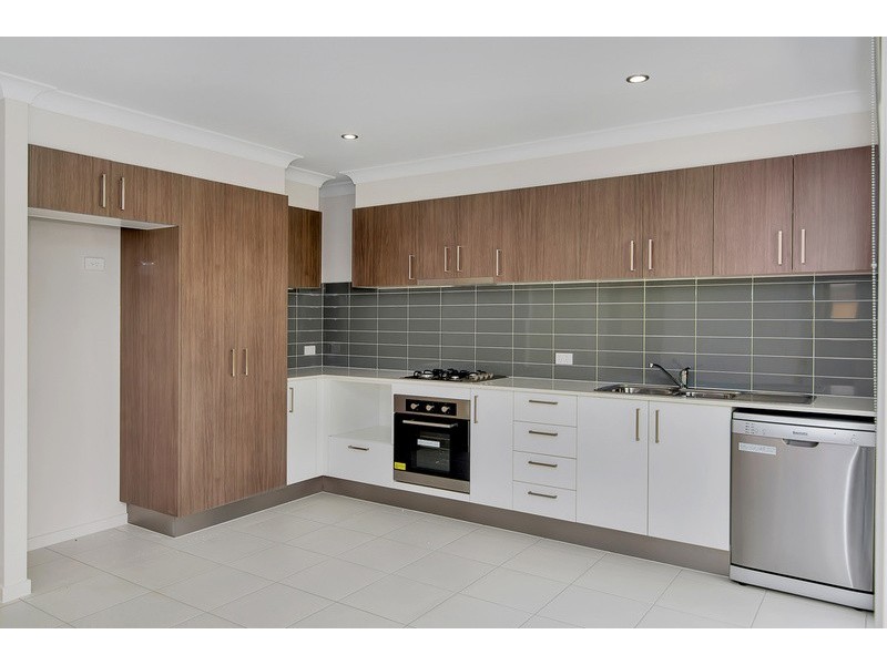 1/5 Adelaide Street, Cranley QLD 4350