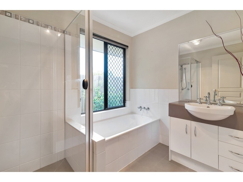 23 Ashford Drive, Wyreema QLD 4352