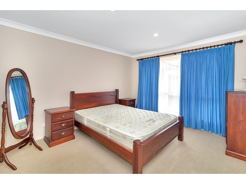 17 Wood Drive, Middle Ridge QLD 4350