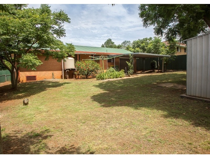 21 Burgundy Street, Wilsonton Heights QLD 4350
