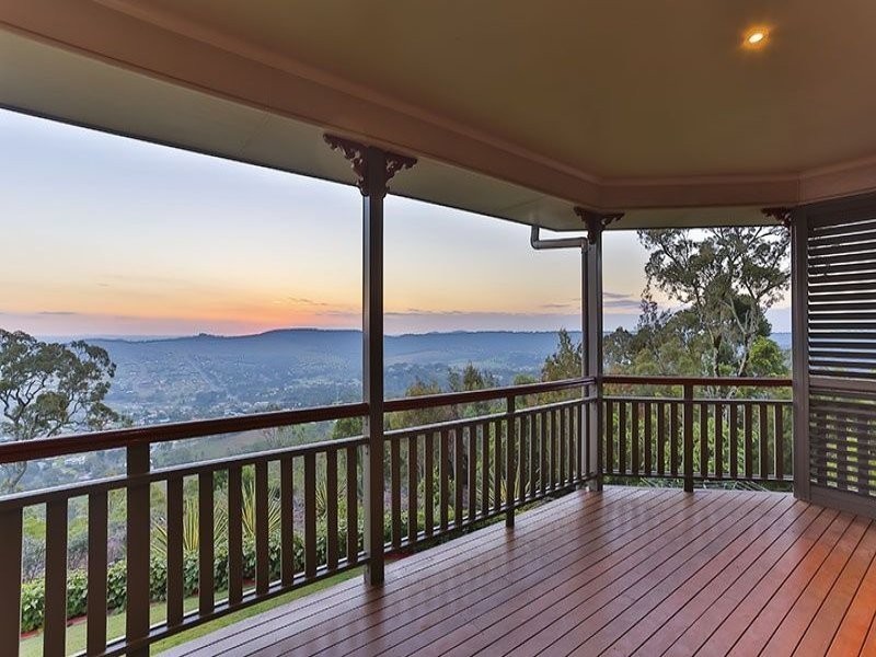 32 Panoramic Drive, Preston QLD 4352