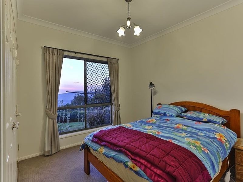 32 Panoramic Drive, Preston QLD 4352
