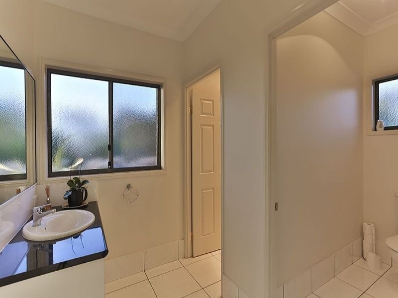 32 Panoramic Drive, Preston QLD 4352