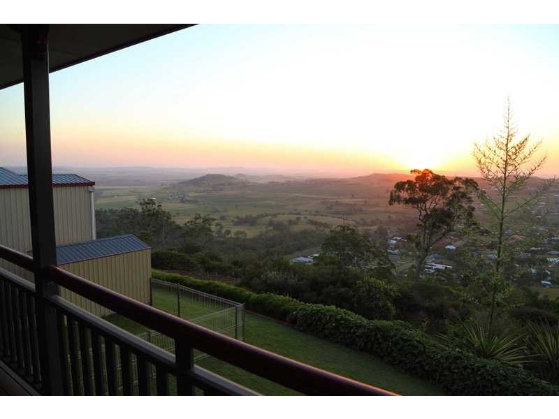 32 Panoramic Drive, Preston QLD 4352