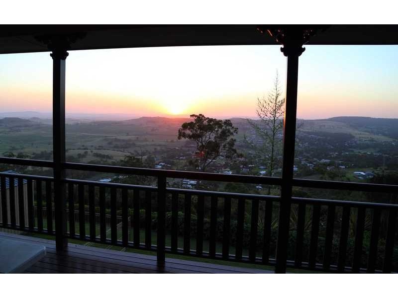 32 Panoramic Drive, Preston QLD 4352