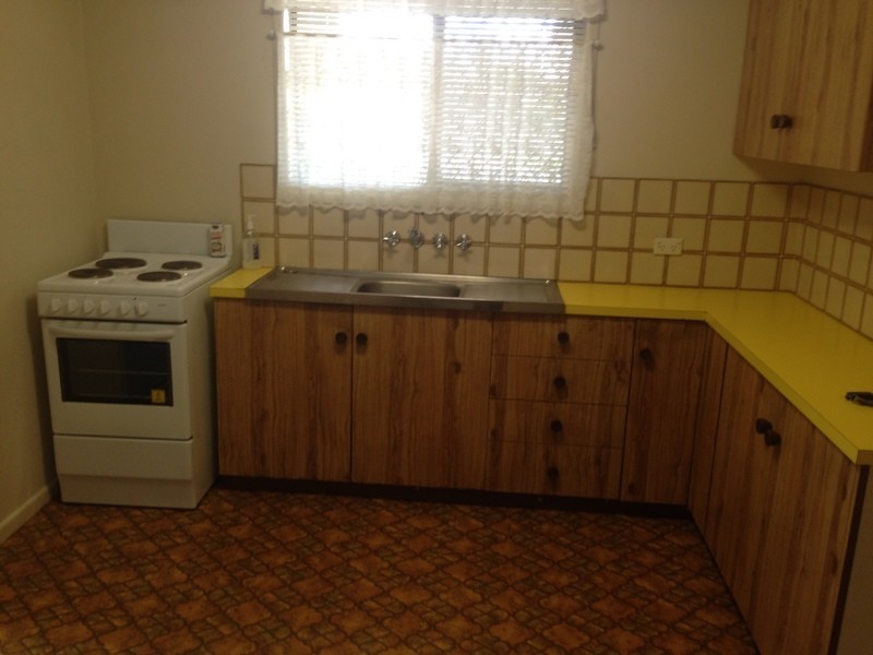 2/2a Burton Street, Harristown QLD 4350