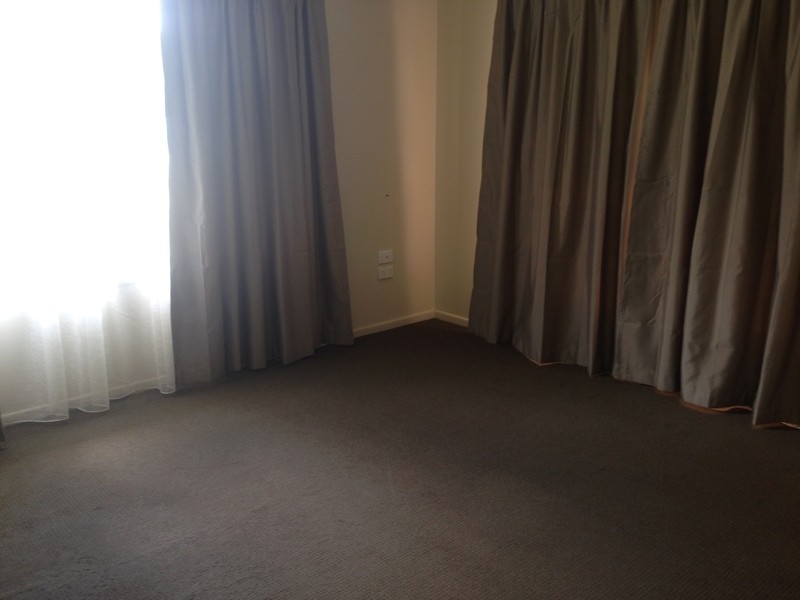 2/2a Burton Street, Harristown QLD 4350