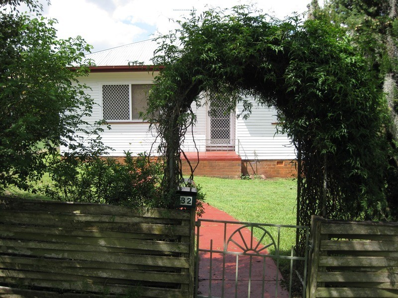 32 Messines Street, Harlaxton QLD 4350