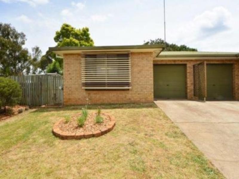 2/15 Sapphire Court, Kearneys Spring QLD 4350